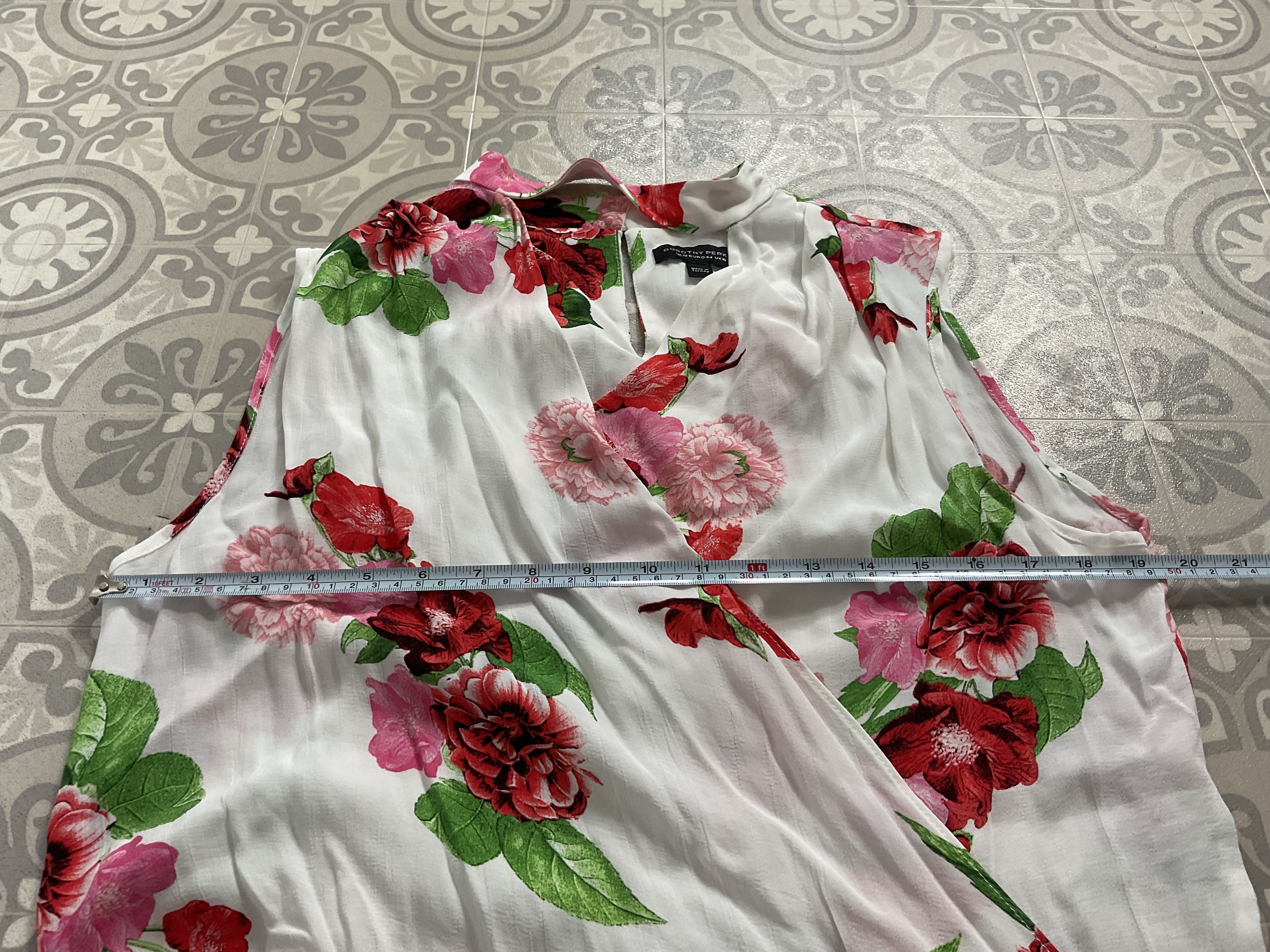 Dorothy Perkins Blanco Rojo Estampado Floral Gargantilla Cuello Envoltura Top Sin Mangas Reino Unido 16 - Imagen 7 de 9
