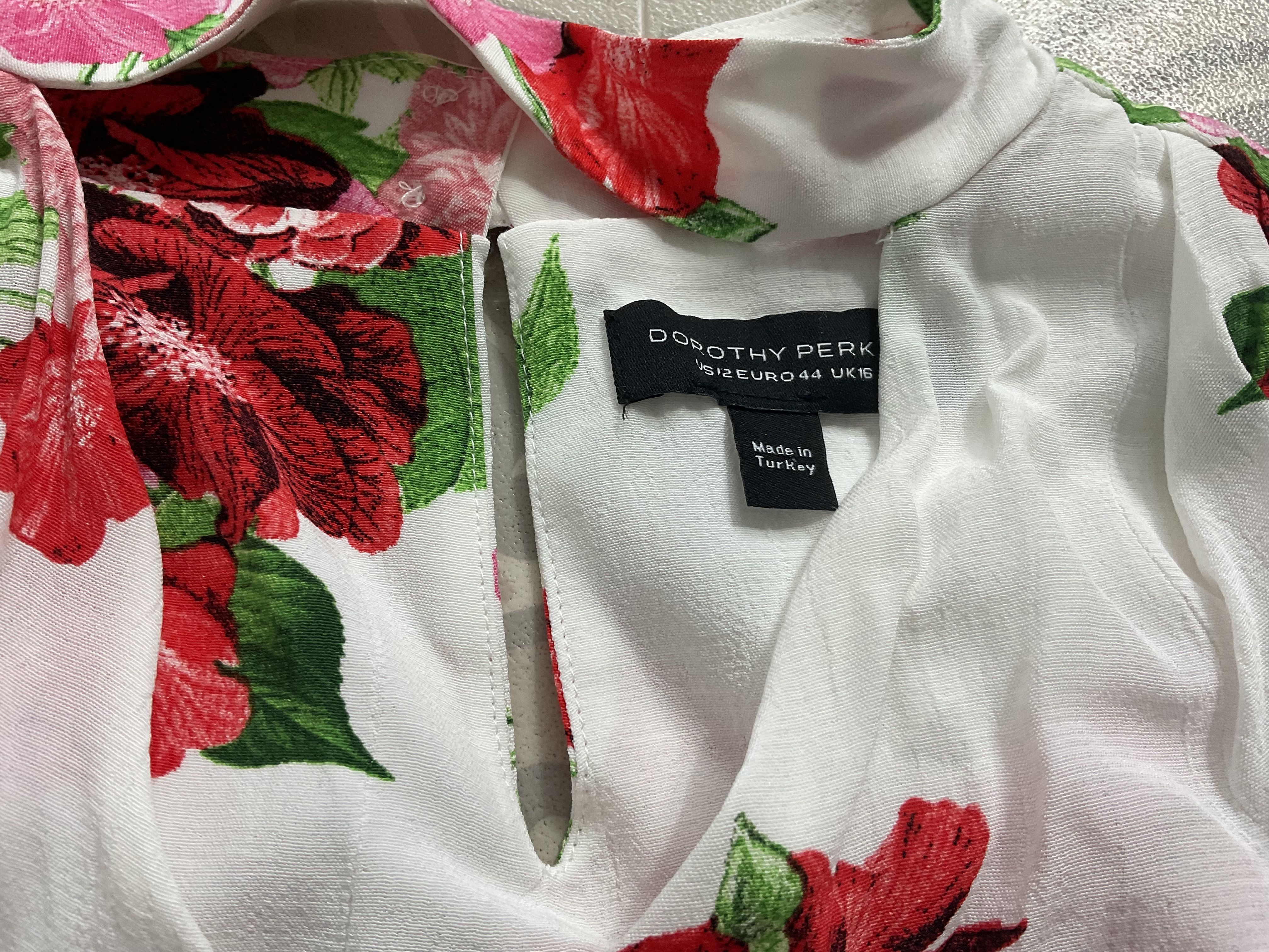 Dorothy Perkins Blanco Rojo Estampado Floral Gargantilla Cuello Envoltura Top Sin Mangas Reino Unido 16 - Imagen 5 de 9