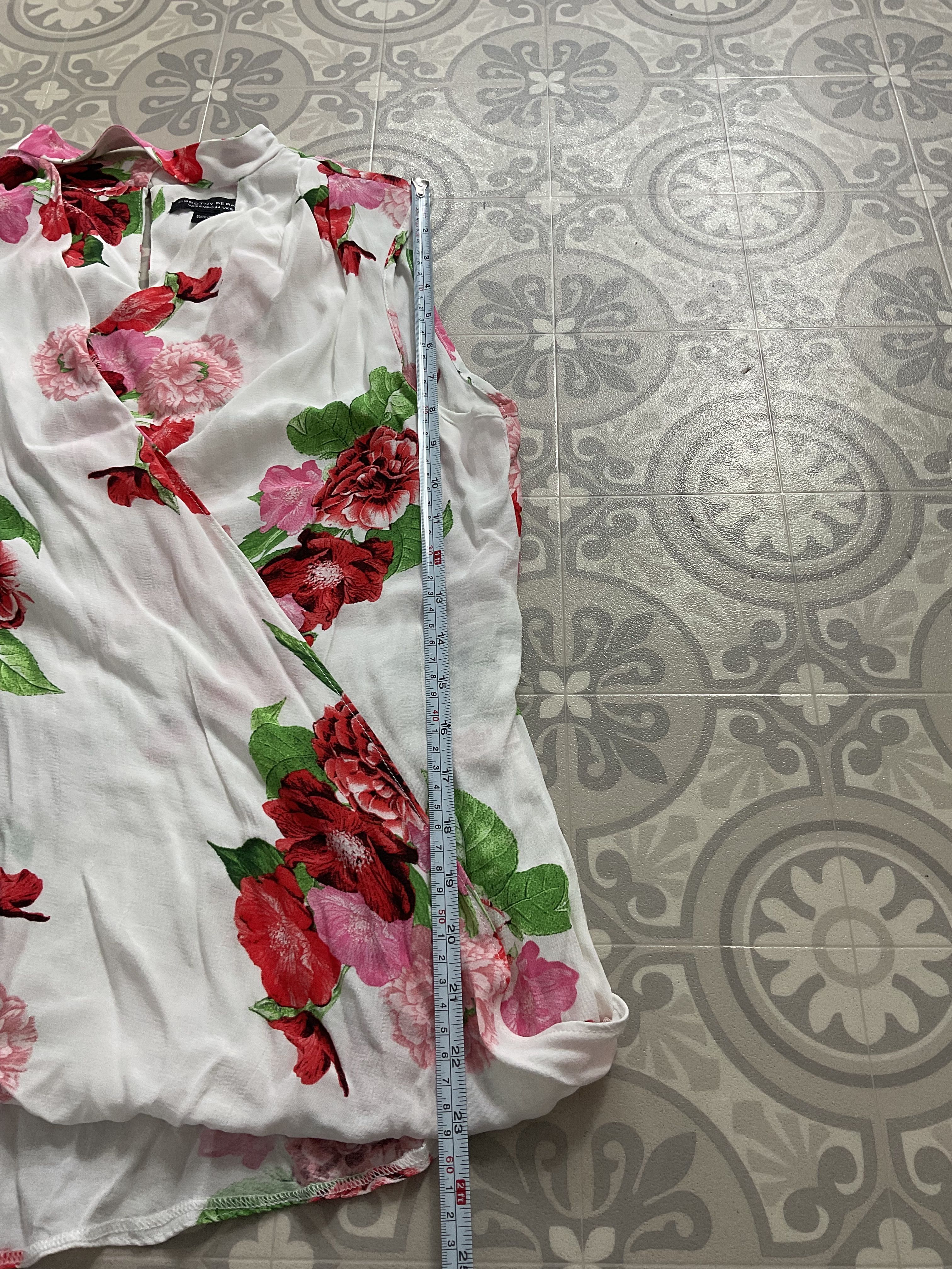 Dorothy Perkins Blanco Rojo Estampado Floral Gargantilla Cuello Envoltura Top Sin Mangas Reino Unido 16 - Imagen 8 de 9