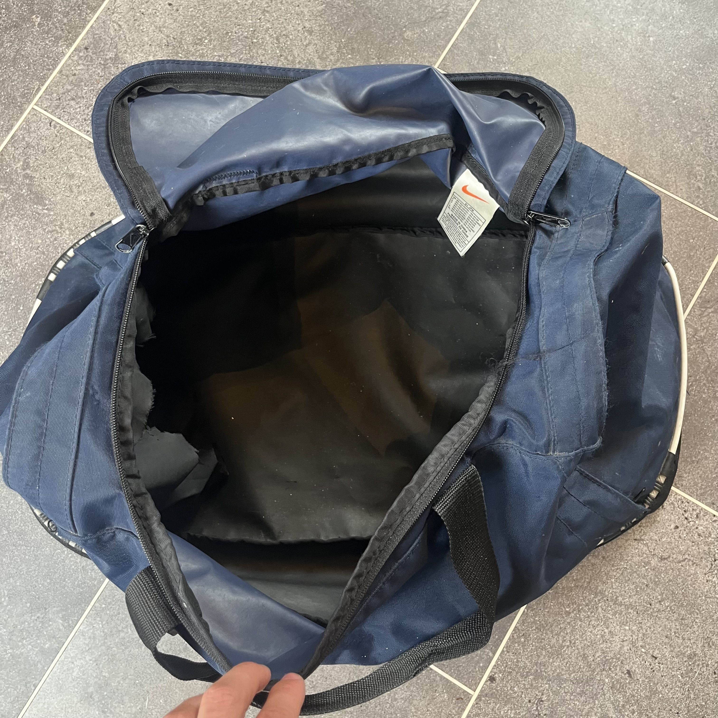 Nike Gym Bag Hold-all Navy Luggage Large - Picture 9 of 9
