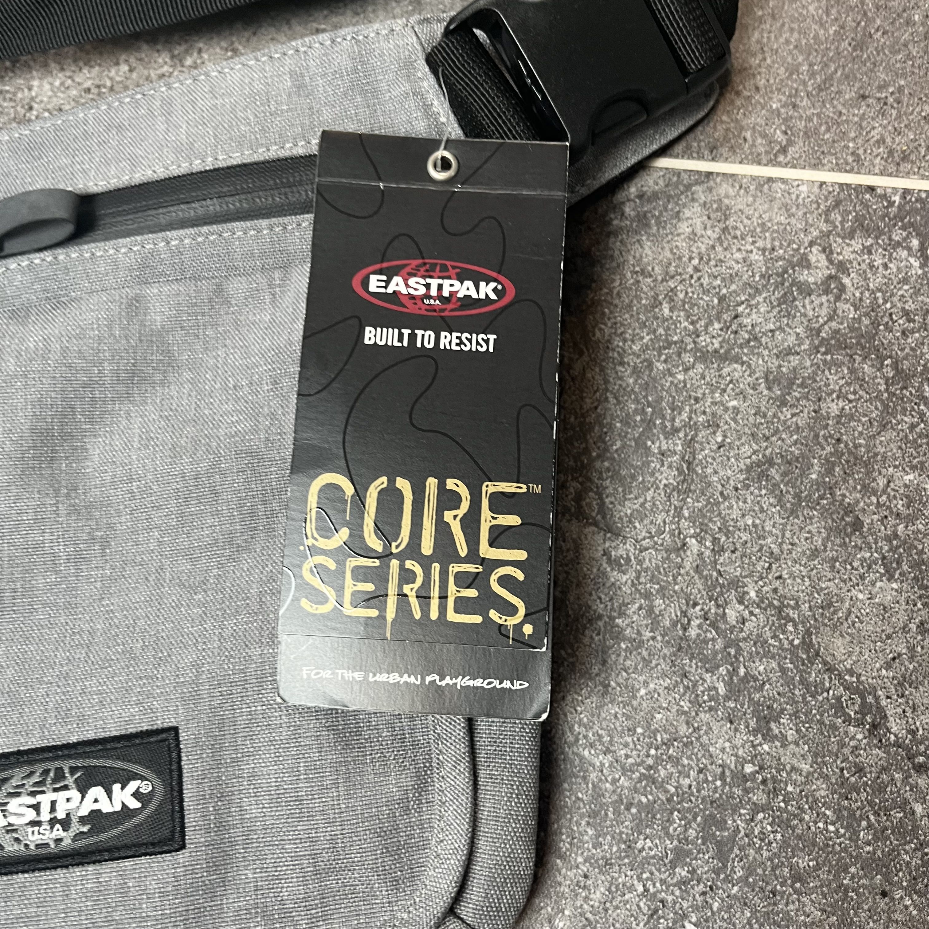 Eastpak Core Series K206 Roy 485 Varsity Grey 2.5L Messenger Bag Pouch Side NEW - Picture 2 of 7