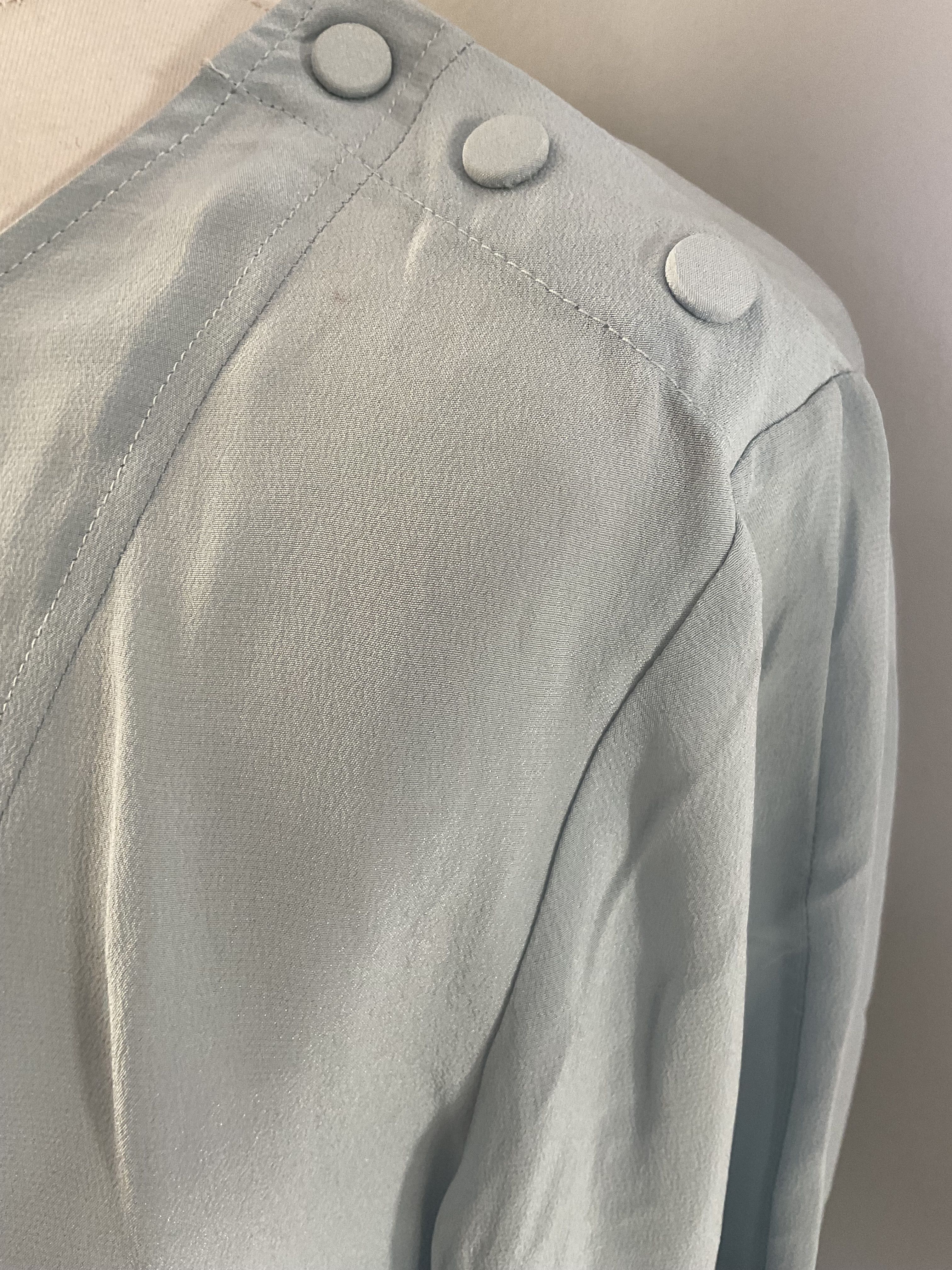 Top Reiss pastello blu chiaro seta raso manica lunga spalla bottoni UK 10 - Foto 9 di 9