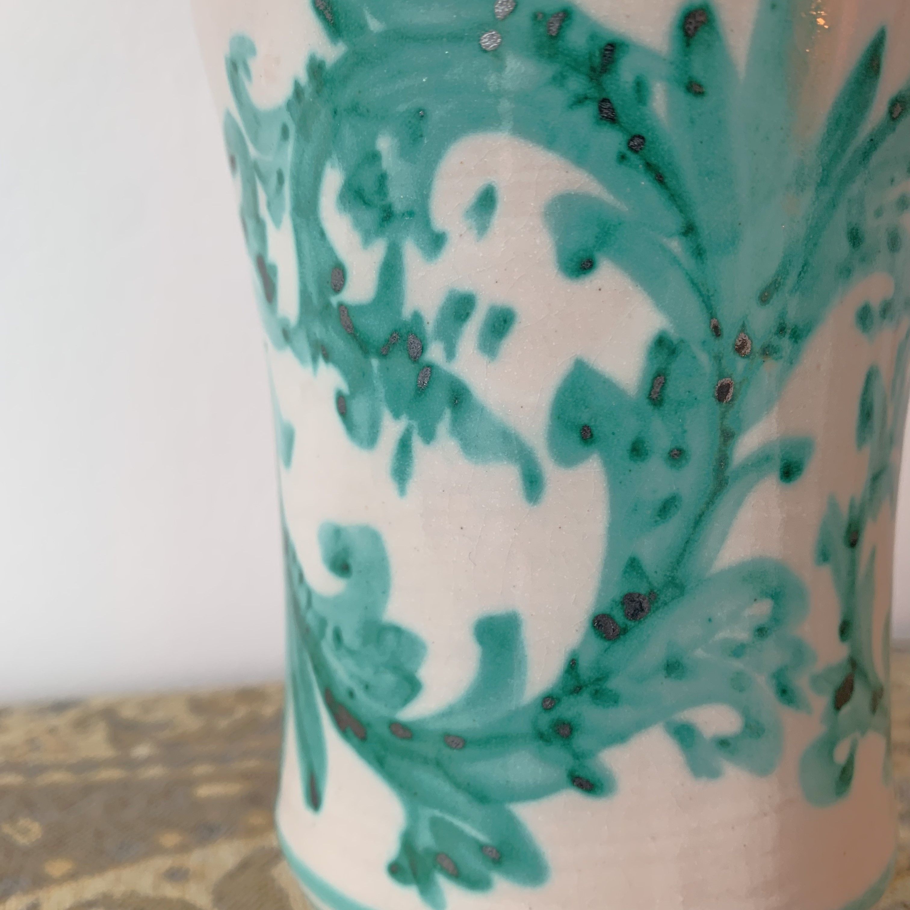 Vase Tall Round Ceramic White & Blue Leaf Motifs Igor Santo Stefano Di Camastra - Picture 10 of 10