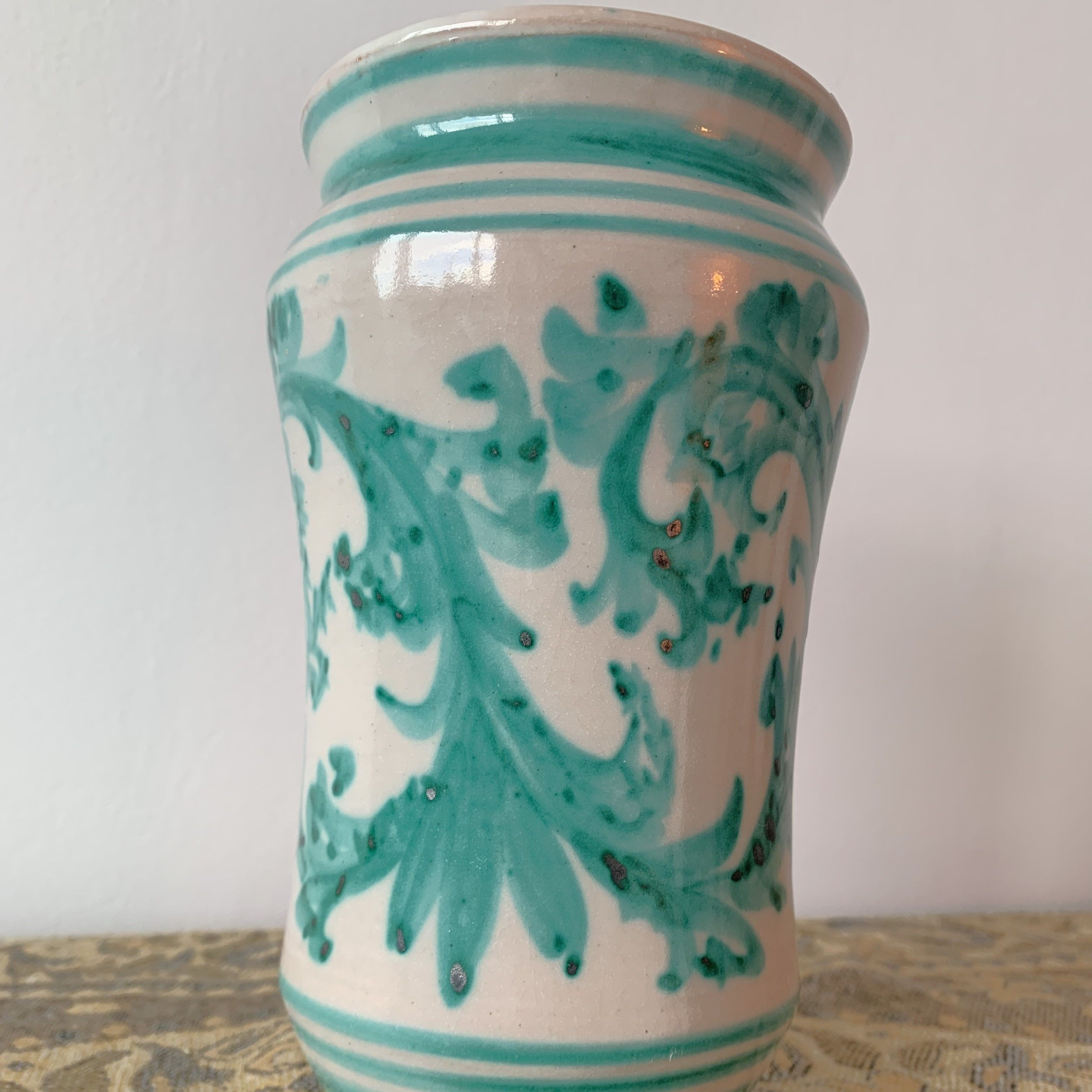 Vase Tall Round Ceramic White & Blue Leaf Motifs Igor Santo Stefano Di Camastra - Picture 8 of 10
