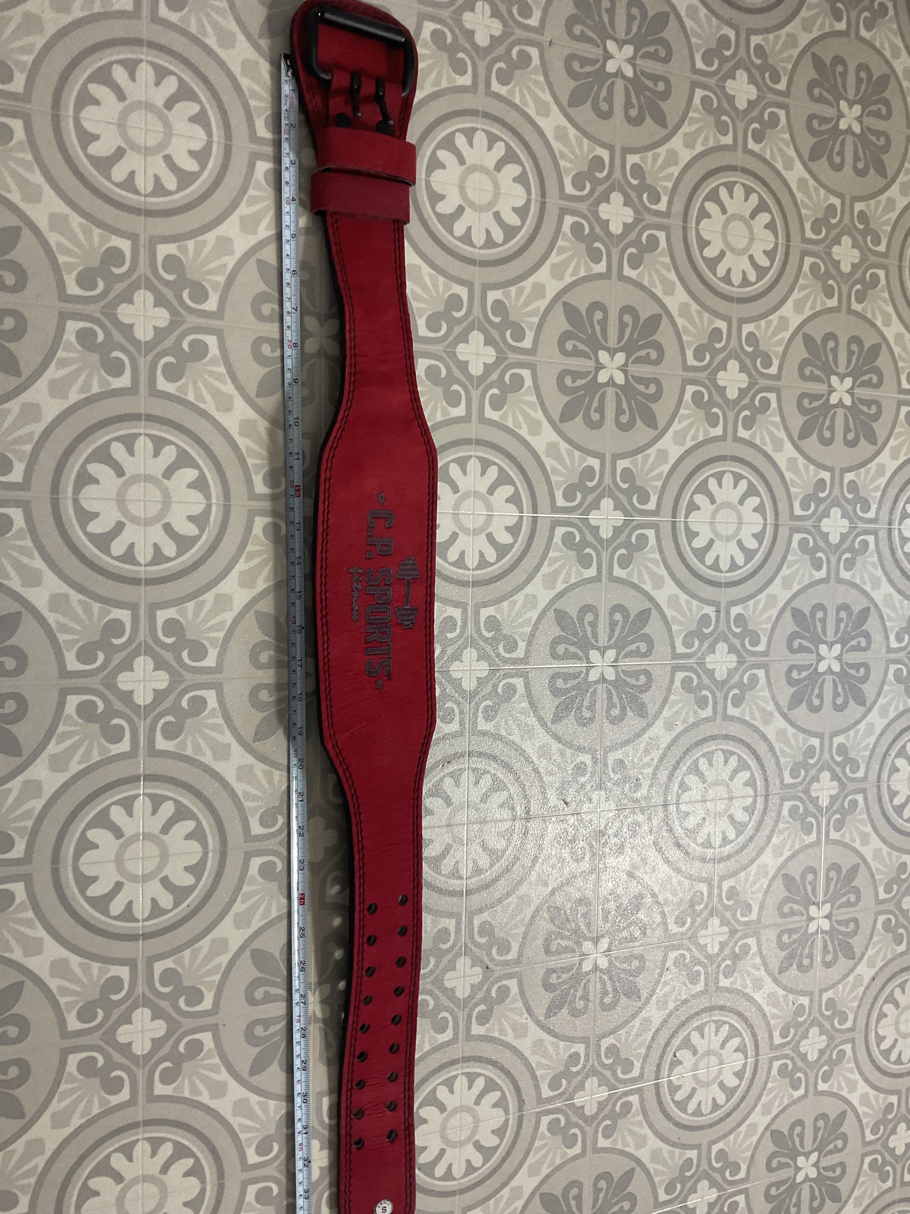 "Cinturón de levantamiento de pesas deportivo ancho hebilla de cuero rojo ergonómico se adapta a la talla S 25""-31""" - Imagen 5 de 6