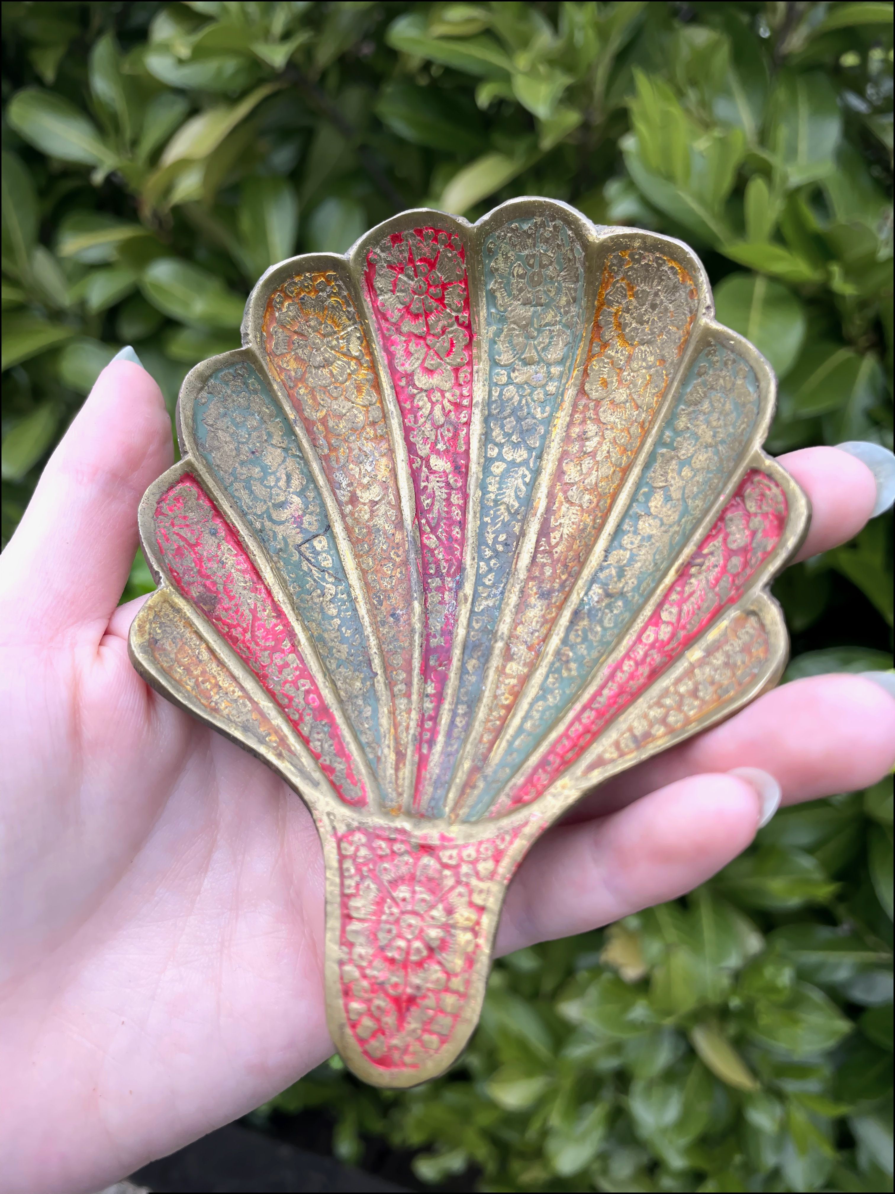 Handcrafted Enamel Sea Shell Trinket Dish Italian Soap Dish Trinket Holder - Picture 10 of 10